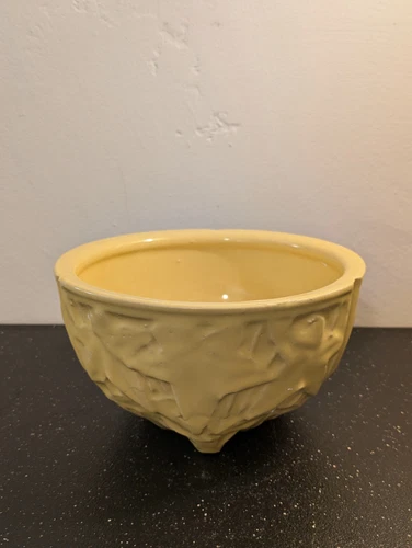 Vintage Art Deco Yellow McCoy 1950's  Embossed Ivy Leaf Planter (4)