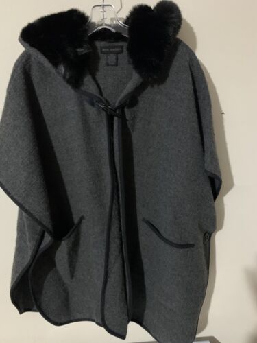 Steve Madden Undercover Faux-Fur Hooded Poncho BLACK/GRAY One Size Fits All - Picture 1 of 9