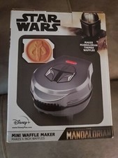 Mini gofrera Mandaloriana Star Wars Disney nueva en caja hace gofres de 4 pulgadas