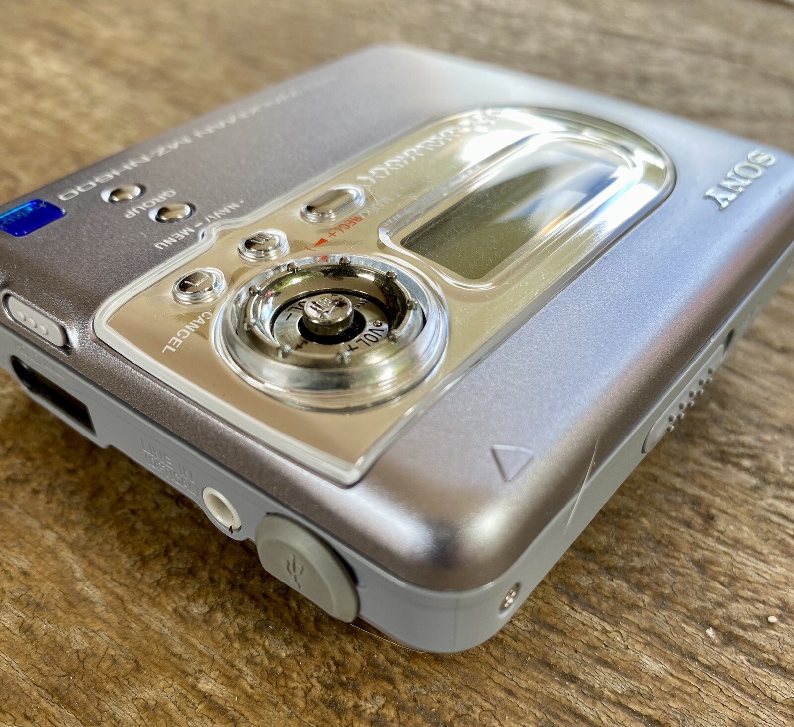 SONY MINIDISC RECORDER MZ NH 600 HI MD MDLP NEAR PERFECT CONDITION FREE