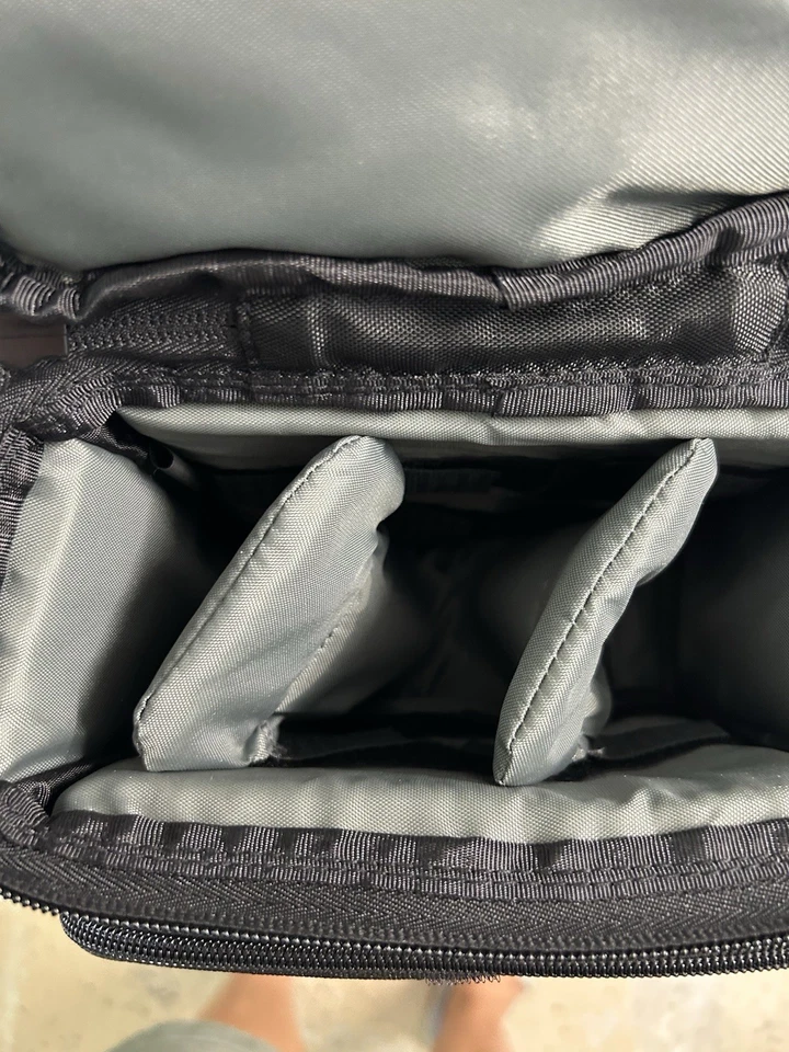 Tamrac Explorer 2 Estuche para Cámara Bolso Negro Gris M.A.S. Divisores compatibles 5202 W Foto 3 de 4