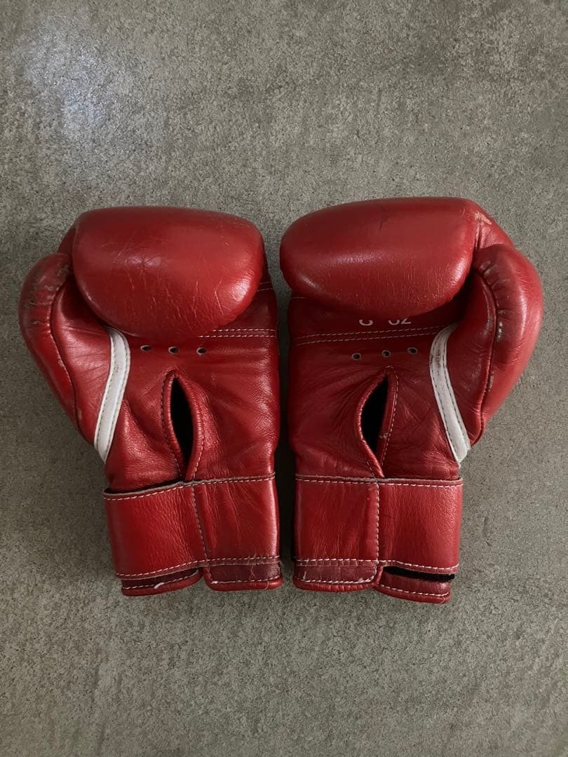 Winning Boxing Gloves Red 8oz Made in Japan Authentic Pro Training