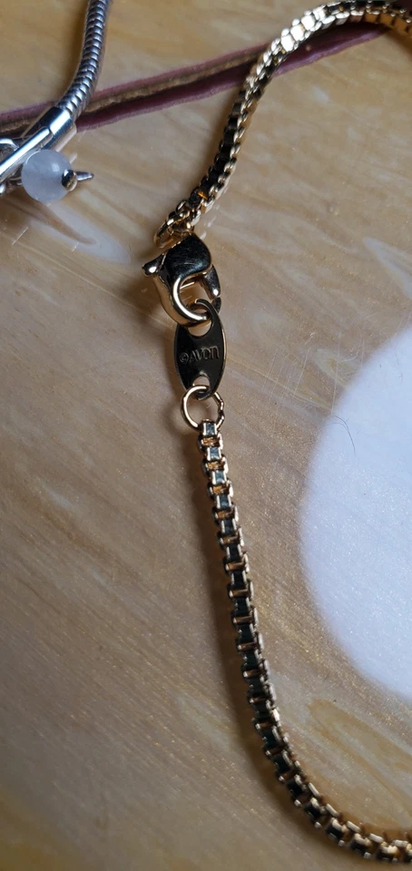 Pulseras Avon vintage una de oro y otra de plata con dije BRILLANTE. Foto 3 de 4