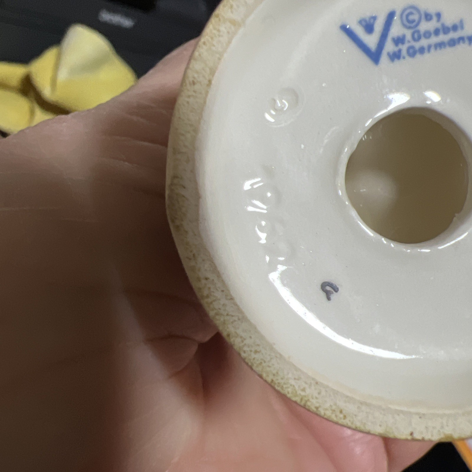 Goebel Hummel Sister 98/2/0 Little Girl With Basket W. Germany Figurine 1962