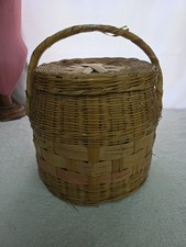 VINTAGE LARGE 14 INCH ROUND WICKER BASKET WITH HANDLE AND LID