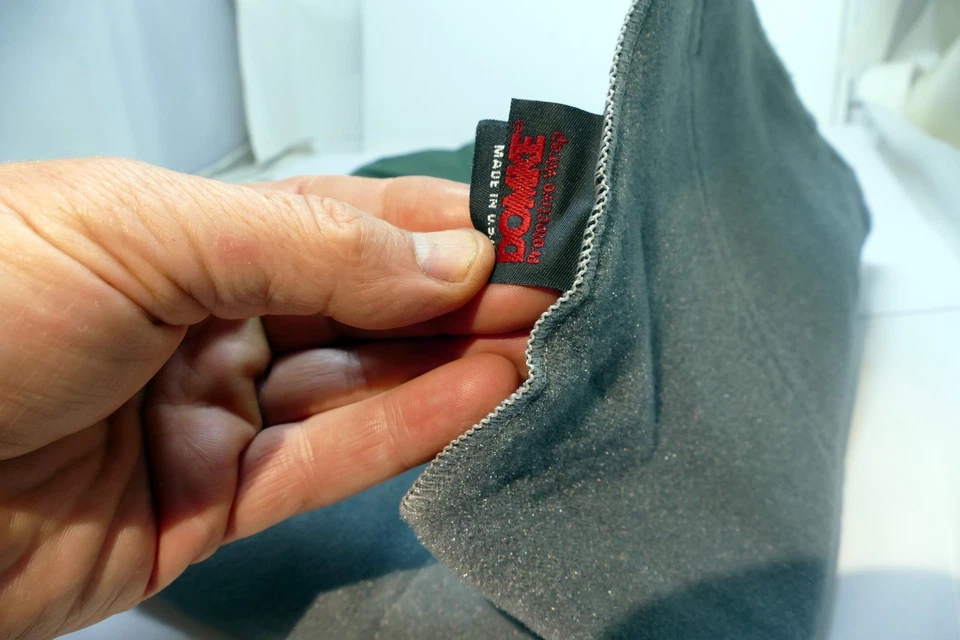 Envoltura protectora de lente Domke 18X18" con gancho y bucle gran formato medio Foto 3 de 4