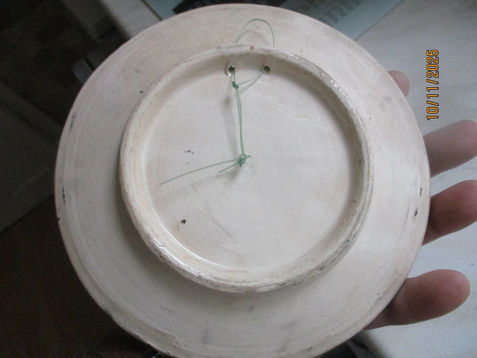 mid century  pottery display plate - Image 3 of 3