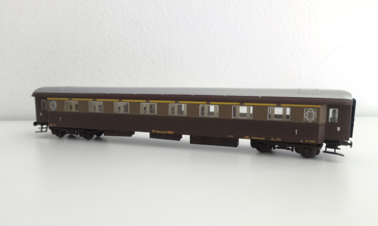 Carrozza Passeggeri Os.Kar tipo 46 cod. 3106 per Lima Rivarossi Roco Acme