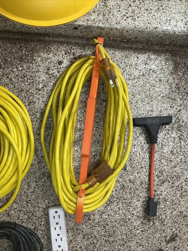 2 Prime Wire&Cable Sjtw 50’ 15A 12/3-Gauge Outdoor W/Lighted Ends & Some Extras - Image 2 of 4