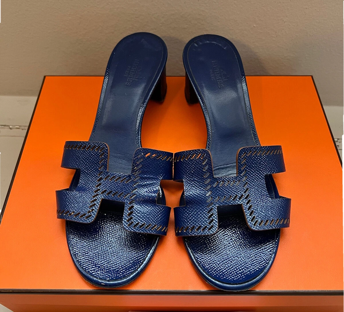 Hermes Oasis Size 36