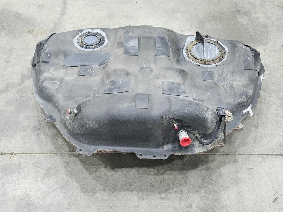 2010-2012 Subaru Legacy Outback Fuel Tank Assembly Gas Tank OEM 42012AJ01A - Image 3 of 4