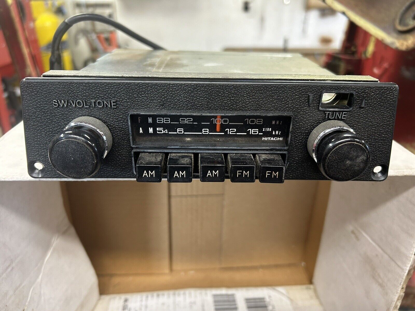 Datsun 240z Hitachi Radio KM-1520ZC