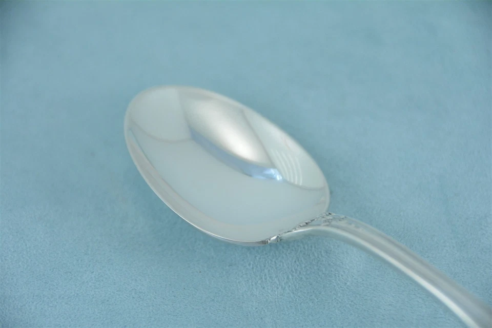Cuchara sopera ovalada Reed & Barton Francis I Sterling 6-5/8" nueva marca sin monograma Foto 3 de 4