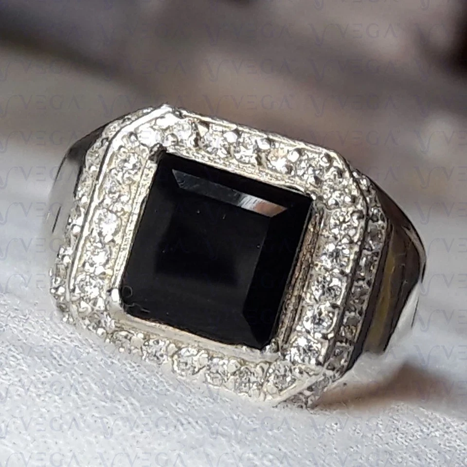 Anillo para hombre de ónix natural con diamantes enchapado en platino 950PT con forma de princesa de 5,10 quilates Foto 3 de 4