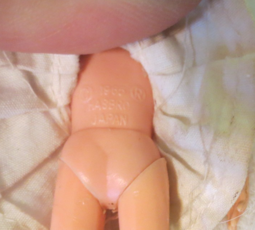 Vintage DOLLY DARLINGS Hat Box Series 1965 Karen Has A Slumber Party - Picture 4 of 4