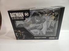 MAFEX No. 205 BATMAN & HORSE The Dark Knight Returns action figure New Open Box