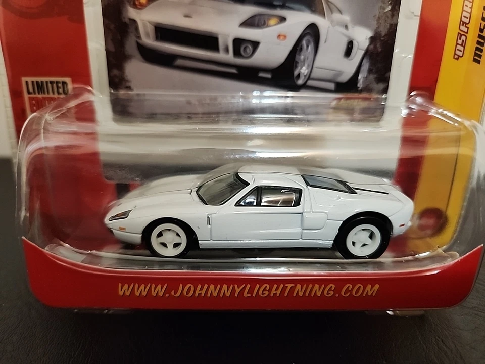 Johnny ⚡️White Lightning Muscle Cars R15 '05 Ford GT ruedas blancas, pintura, tinte Foto 2 de 4