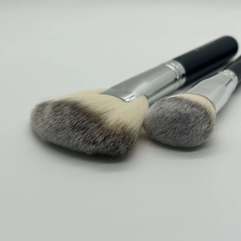 2 Piece Crown Cosmetics Makeup Brush Set - Image 3 of 4