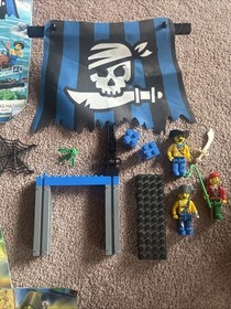 Lego Pirate Set Skull Island 7074 People, Flag, Instructions, Poster
