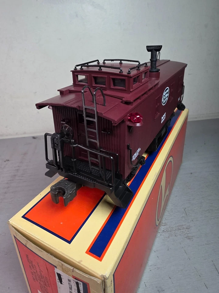 LIONEL Rd. No. 6907 New York Central Woodside Caboose + 6-19739 + Original Box   - Image 2 of 4