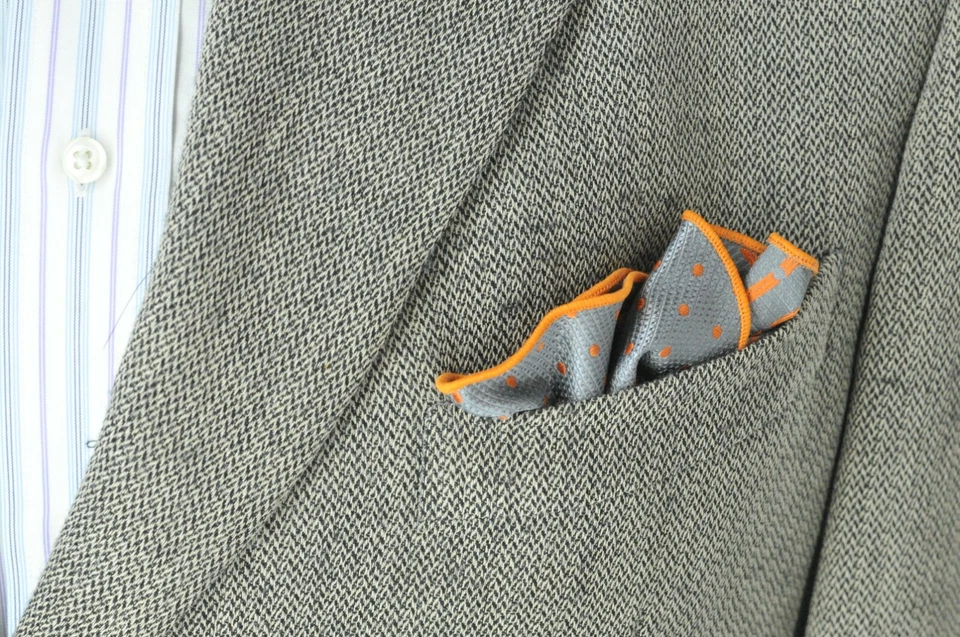 Lord R Colton Masterworks Pocket Round Madrid Grasy Dot Silk - $75 Retail New - Image 2 of 2