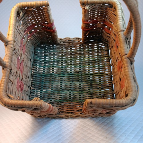 Rare Vtg 80s Napkin Basket Faded Green Red Natural Hand Woven Vine - Picture 9 of 13