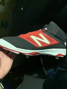 high top metal baseball cleats