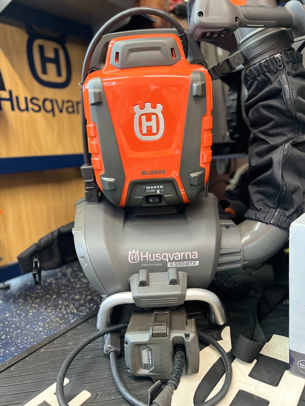 550iBTX BLi950X Husqvarna Battery Backpack PRO Leaf Blower Kit eBay