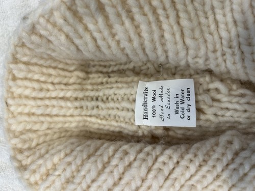 Neu ohne Etikett Damenpullover mit Knopfleiste Small hergestellt in Ecuador 100 % handgefertigte Wolle - Bild 3 von 3