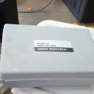 Orion Research pH Meter Kit Model 211 with Case & Instruction Manual