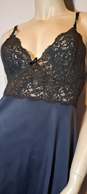 Vtg Full Slip Nice Quality Nylon Black  Nice  Lace Top 34 Gold Trim Hem Lingerie