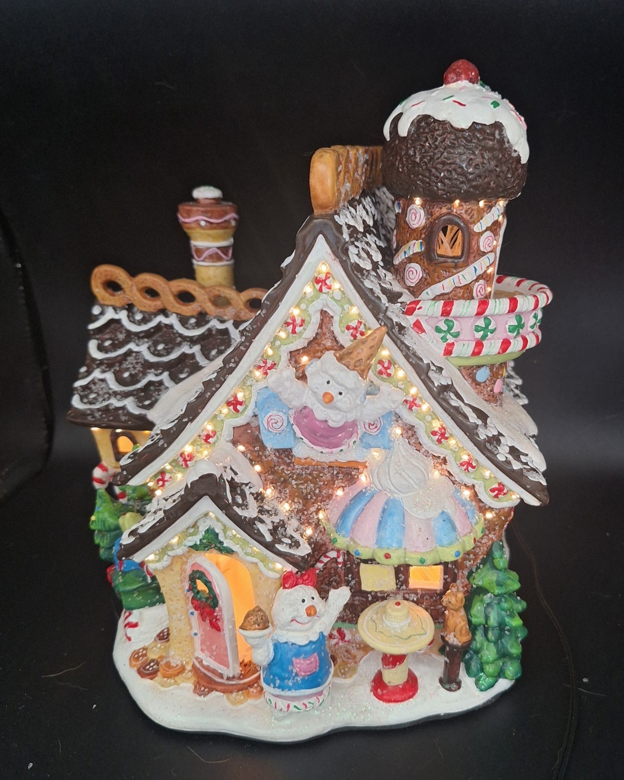 Christmas Holiday Time 2004 Village Collectibles Gingerbread House Fiber Optic