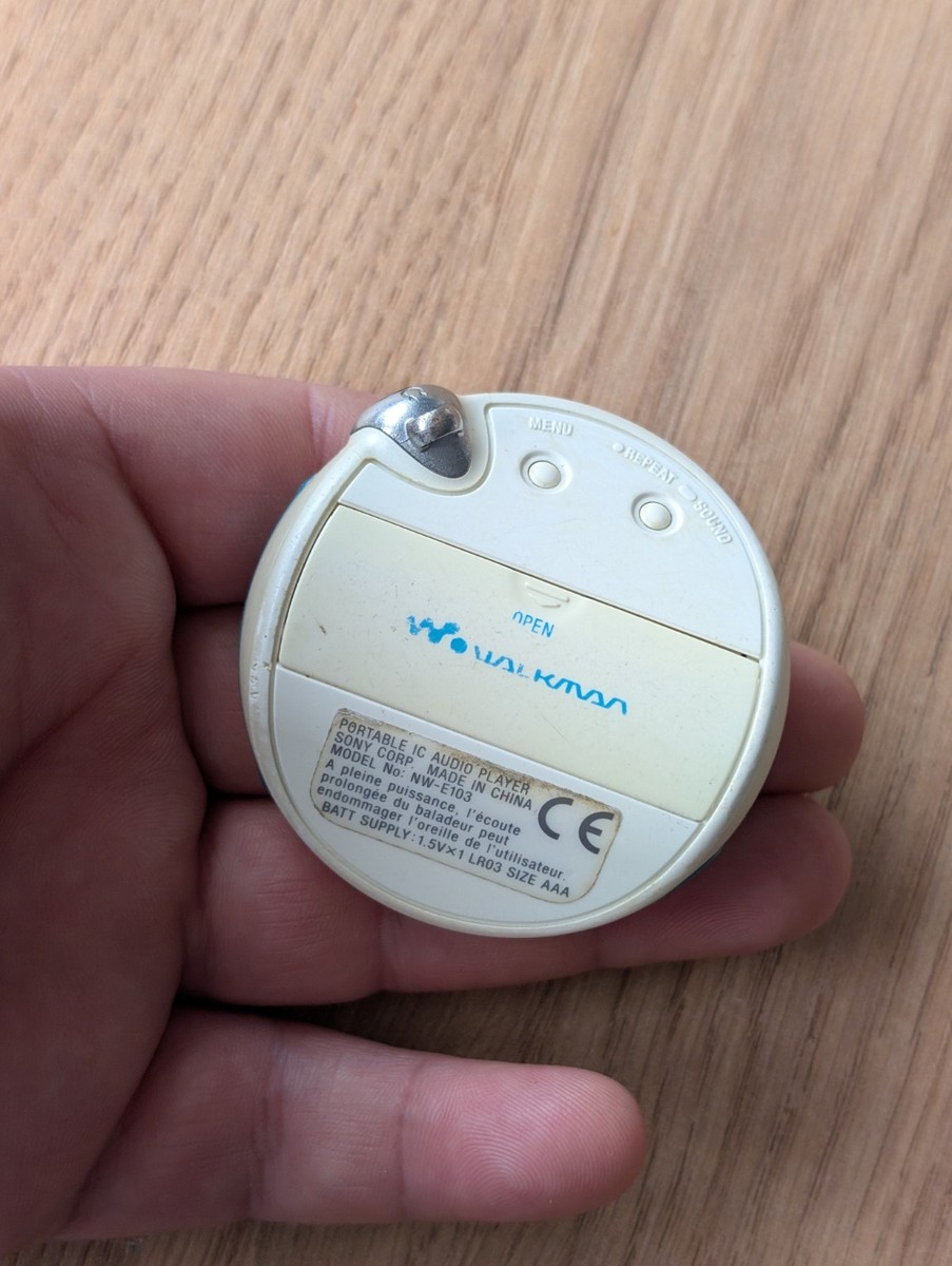 ポータブルプレーヤー SONY NETWORK WALKMAN NW-E103 Vintage Sony NW-E103 Network Walkman 256MB Digital Music Player