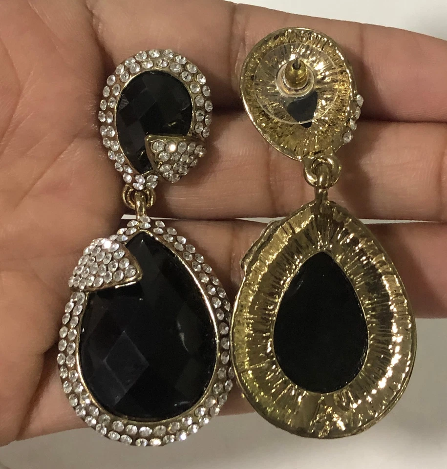 Pendientes lágrima negros pavé tono dorado QVC Amrita Singh Foto 2 de 4