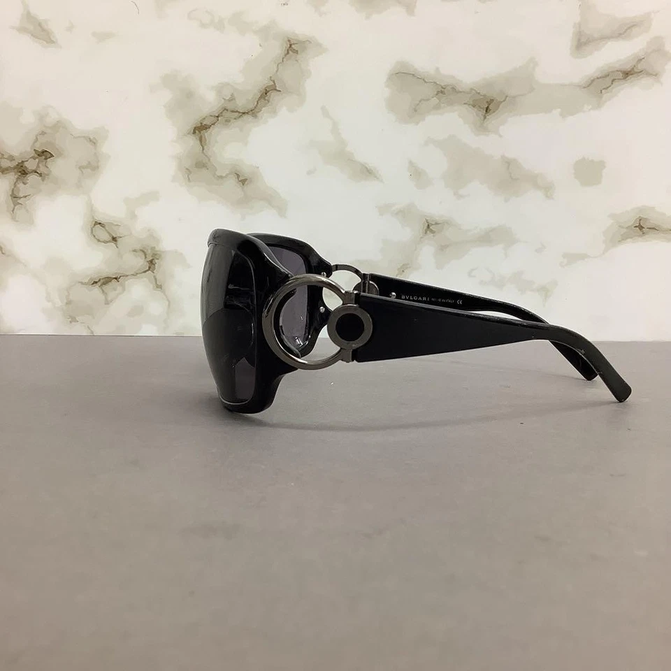 GAFAS DE SOL BVLGARI USADAS EN NEGRO CON ESTUCHE Foto 3 de 4