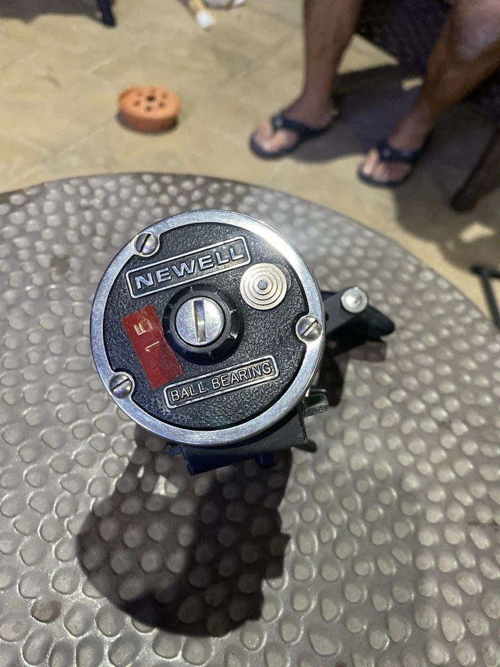 Carrete Newell P 220-F Foto 2 de 4