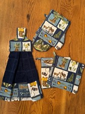 "LAGO, CABINA E LEGNO" con 1 porta asciugamani, 2 porta pentole e 1 guanto da forno (set 4pz)