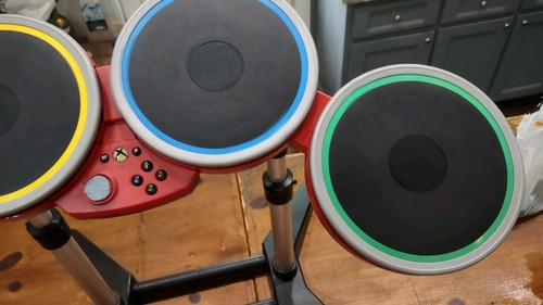 Xbox One Rock Band 4 Target esclusivo pacchetto rosso Fender batteria chitarra wireless - Foto 3 di 24