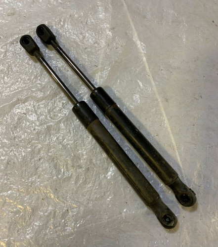 VW Passat 3B Gasdruckfedern Heckklappendämpfer Kofferraum 3B5827550G