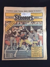Vintage 1981 Pittsburgh Steelers Weekly "Lynn Swann Limpin' Through"
