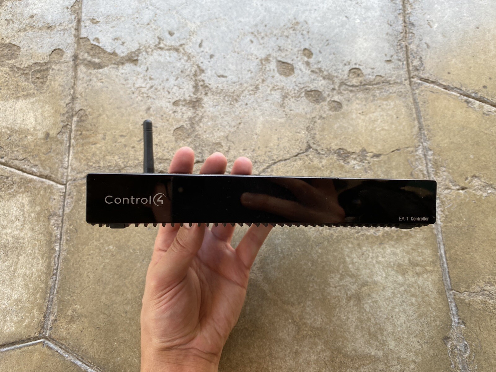 Control4 C4-EA1 V2 Entertainment and Automation Controller