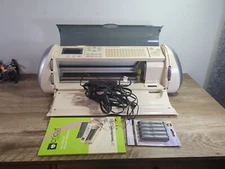 Provo Craft Cricut Expression 24" Electronic Cutter Machine w/ Carrying Case