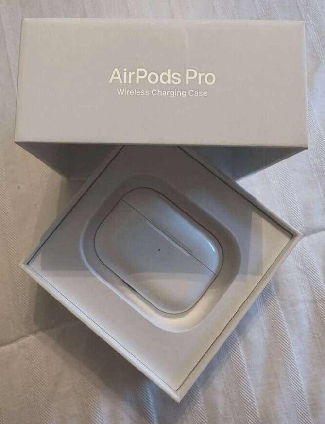 APPLE AIRPODS PRO WITH WIRELESS CHARGING CASE ORIGINAL BOX MAGSAFE