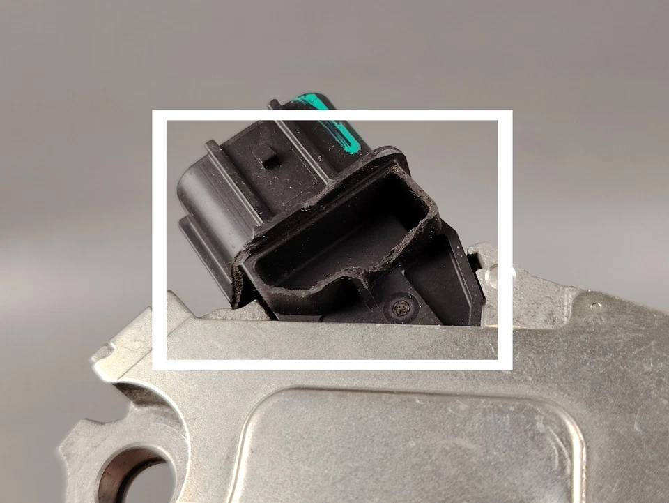 2018-2022 TOYOTA / LEXUS CAMRY RAV4 COROLLA VVTI SOLENOID ACTUATOR ASSEMBLY - Image 3 of 4