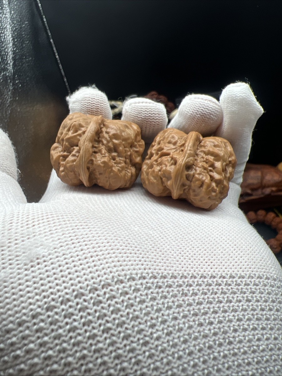 Pair of Match Chinese Health Walnut 38×38.5×30mm 精配文玩核桃