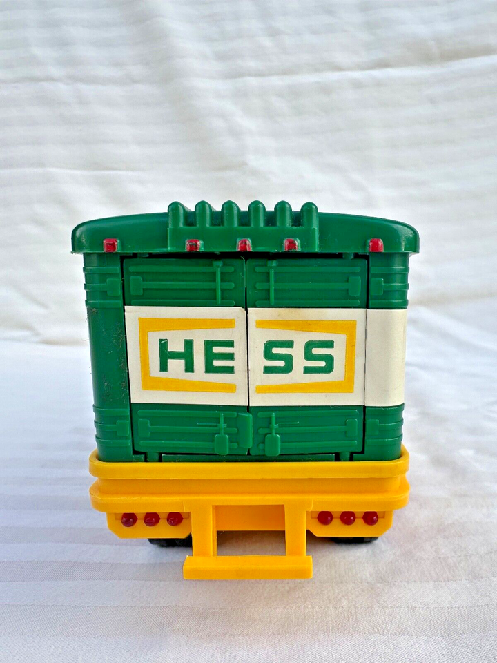 VINTAGE 1976 HESS TRUCK GASOLINE VINTAGE FUEL OILS TRANSPORTATION SEMI