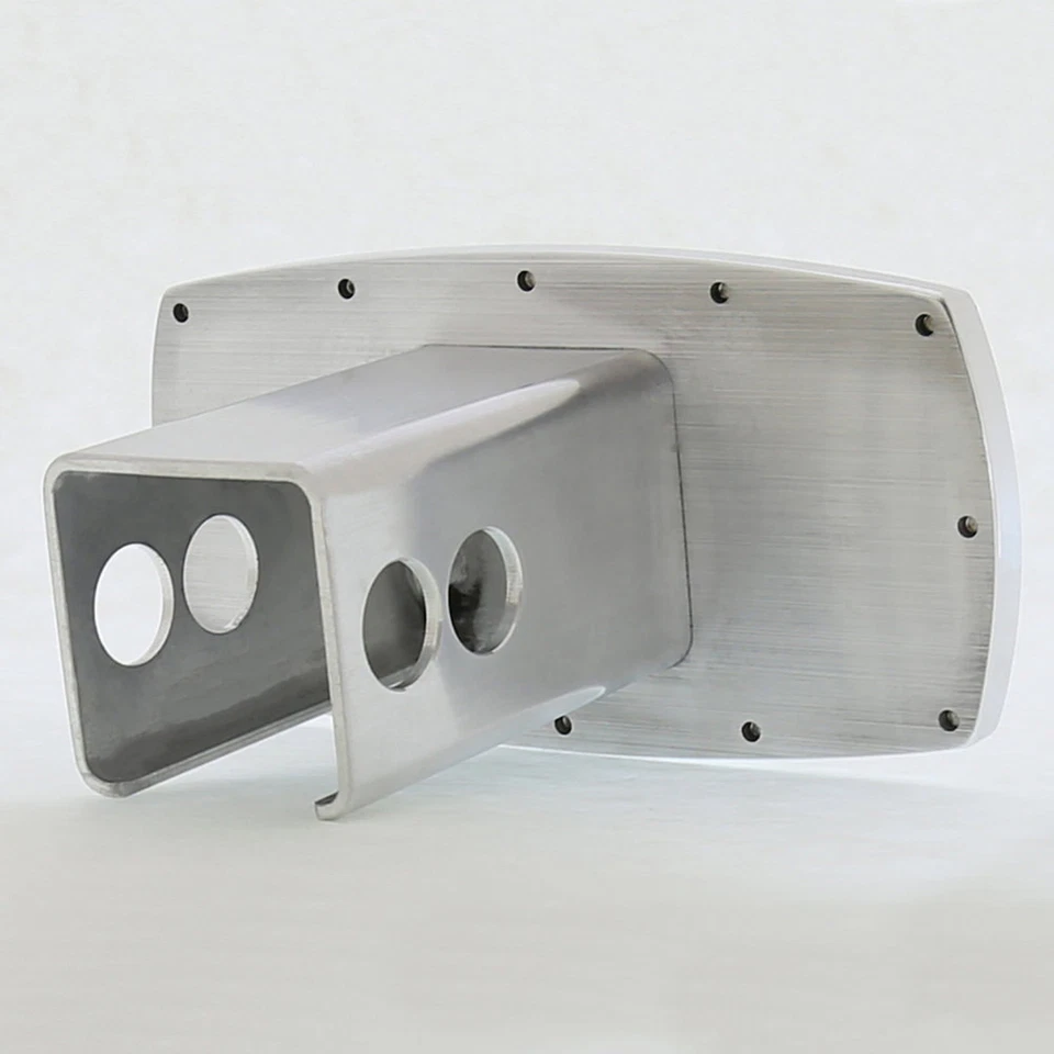 Cubierta de enganche Chevrolet (cromo) Foto 3 de 4