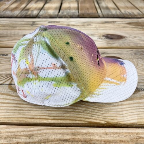 Gorra de malla MVC multicolor "Art Saves Lives" Tie Dye ajuste flexible para mujer S/M - Imagen 3 de 6