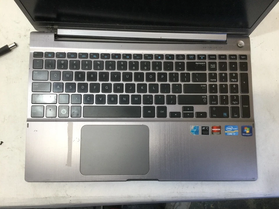 SAMSUNG NOTEBOOK NP700Z5B - INTEL I7 - NO RAM - FOR PARTS - READ DESCRIPTION -BB - Image 3 of 4