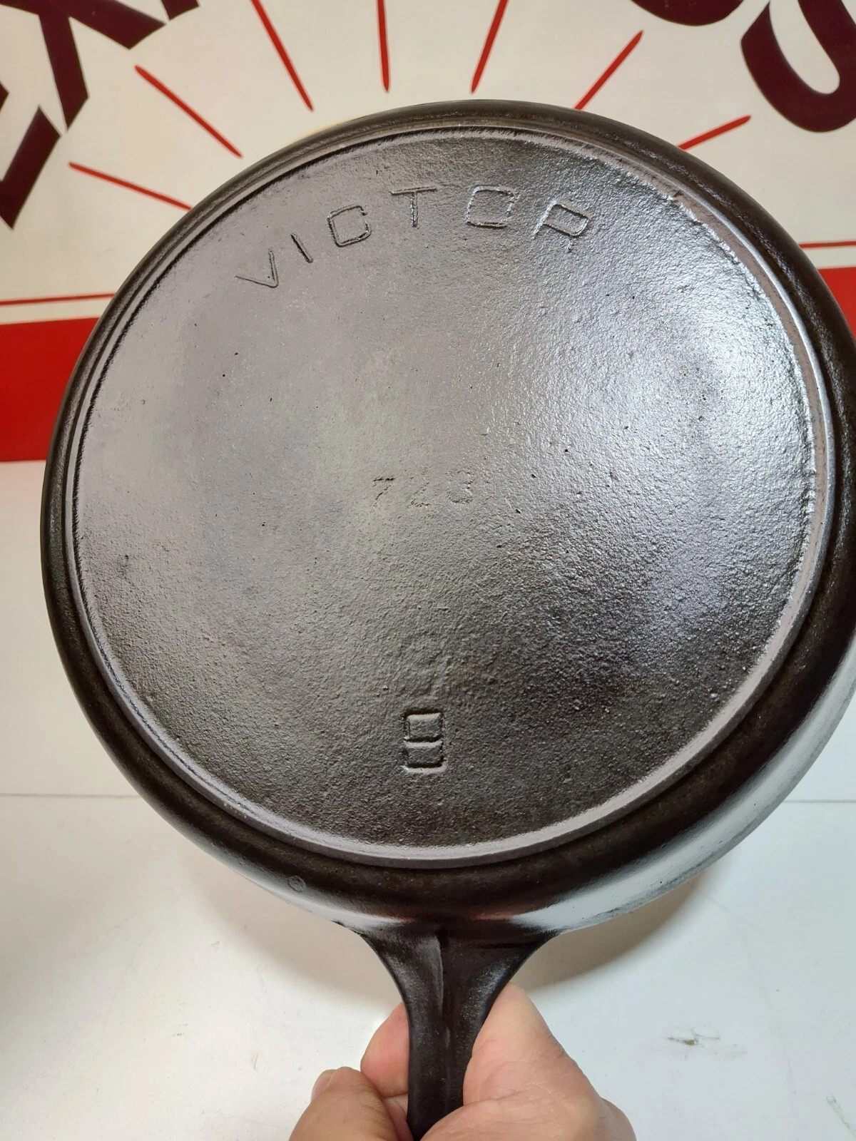 "Fully Restored" GRISWOLD CAST IRON #9 SKILLET Victor Logo 11" Seasoned Flat